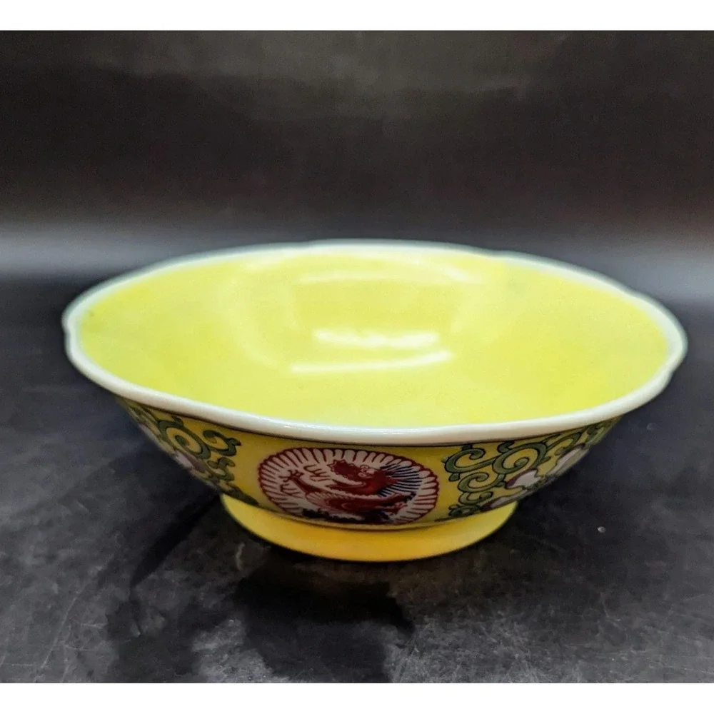 Antique Chinese Qing Dynasty Export porcelain Enamels on Yellow Ground Bowl 8